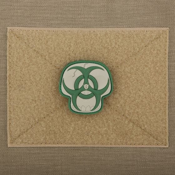 Maxpedition Patch in Schädelform mit Biogefahr-Symbol Arid